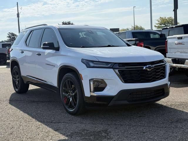 Used 2023 Chevrolet Traverse Premier w/ Redline Edition AWD/4WD image 4