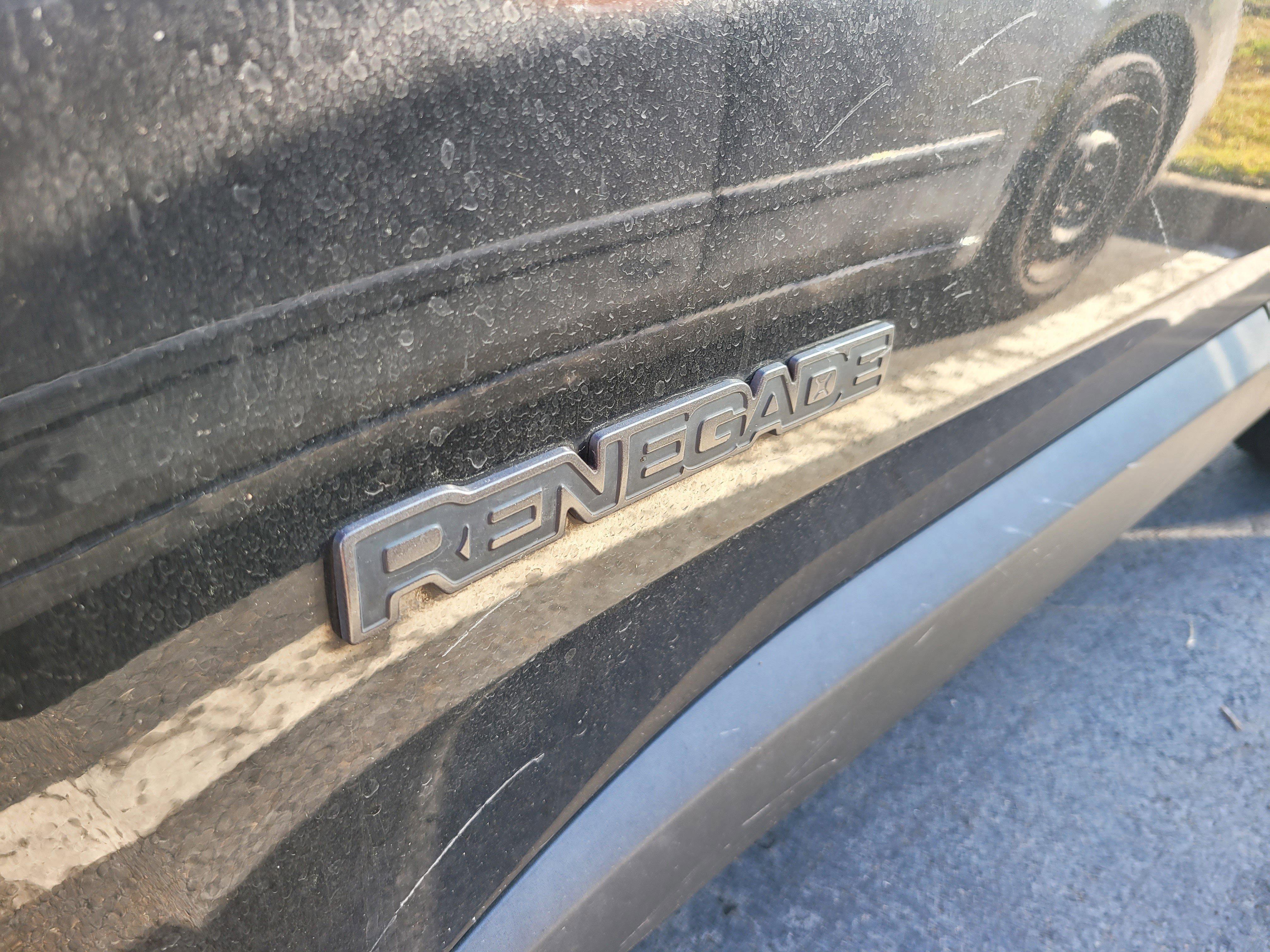 Used 2019 Jeep Renegade Limited w/ Quick Order Package 22P image 9