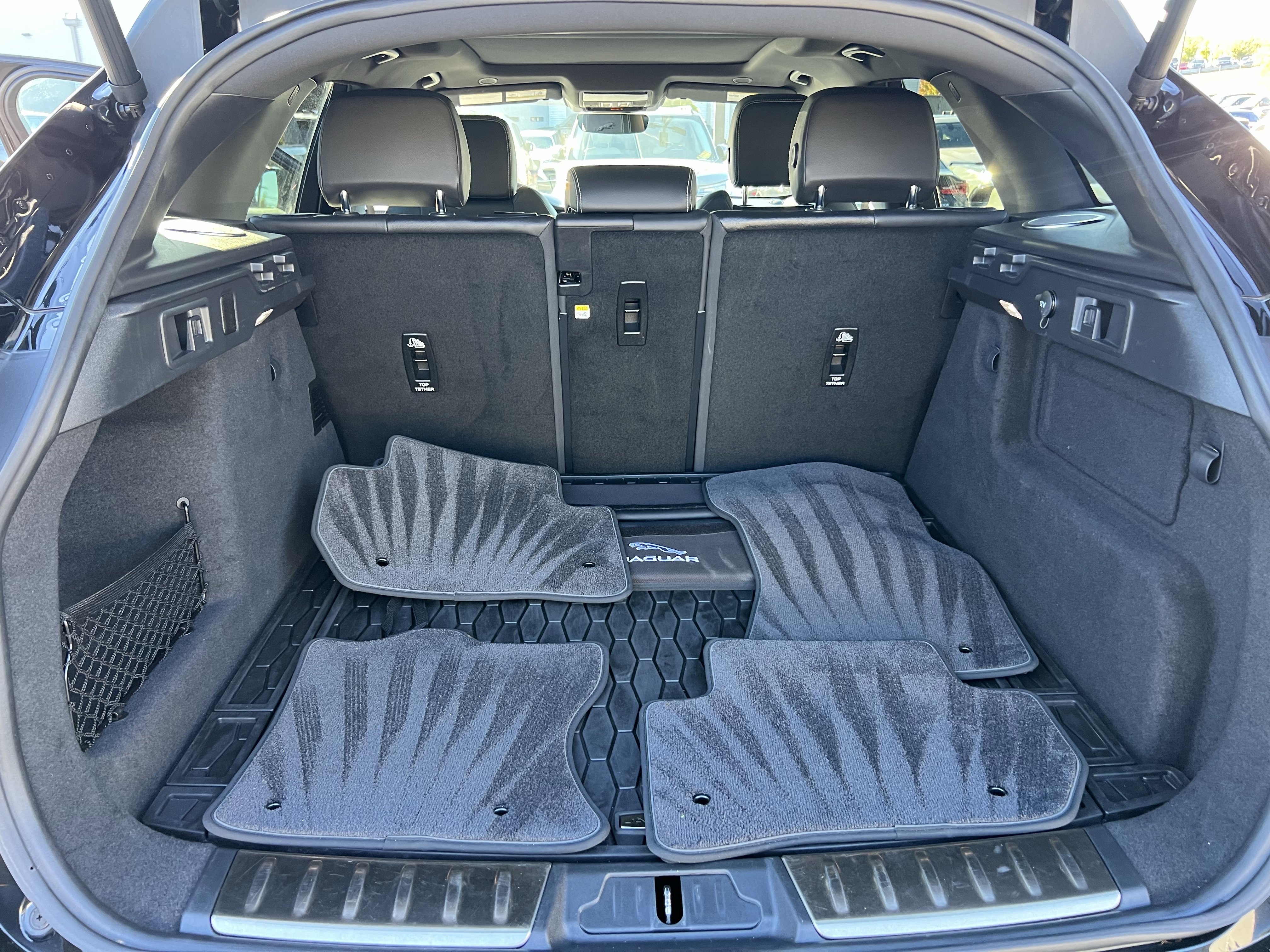 Certified 2022 Jaguar F-PACE R-Dynamic S image 35