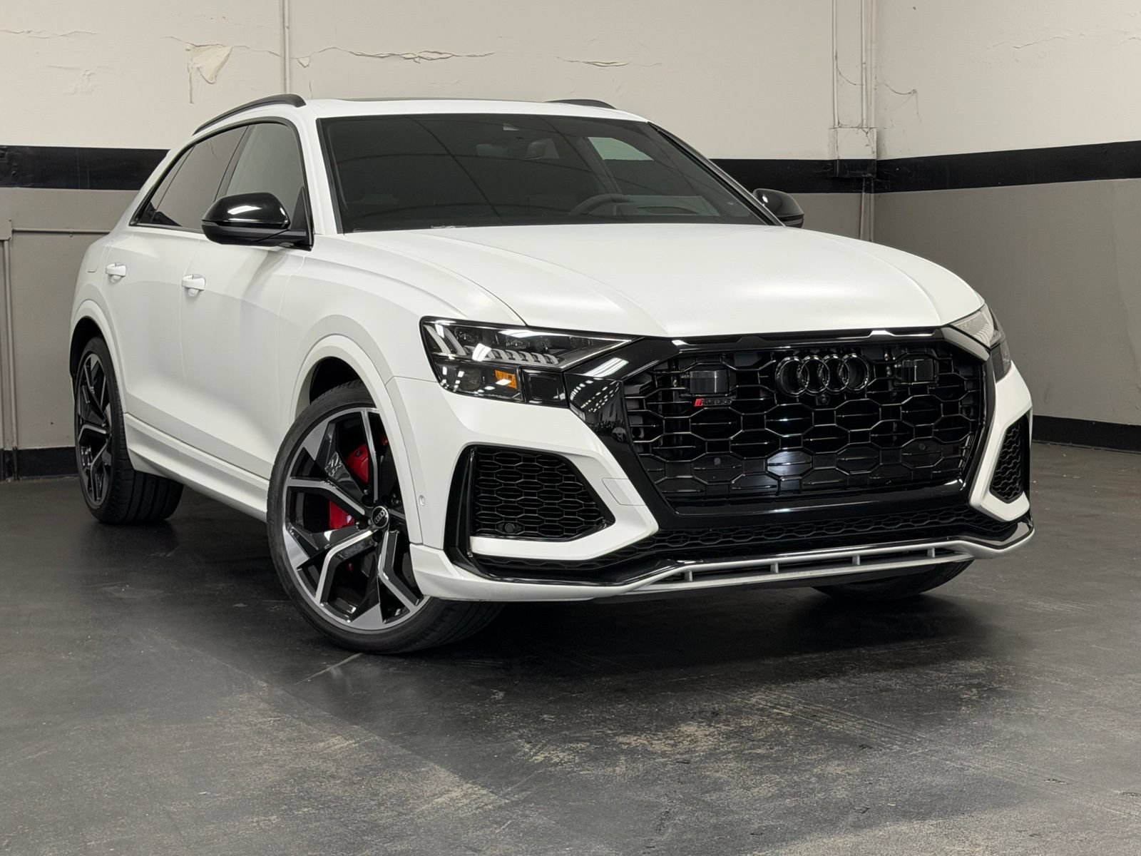 Used 2023 Audi RS Q8 w/ Black Optic Package AWD/4WD image 2