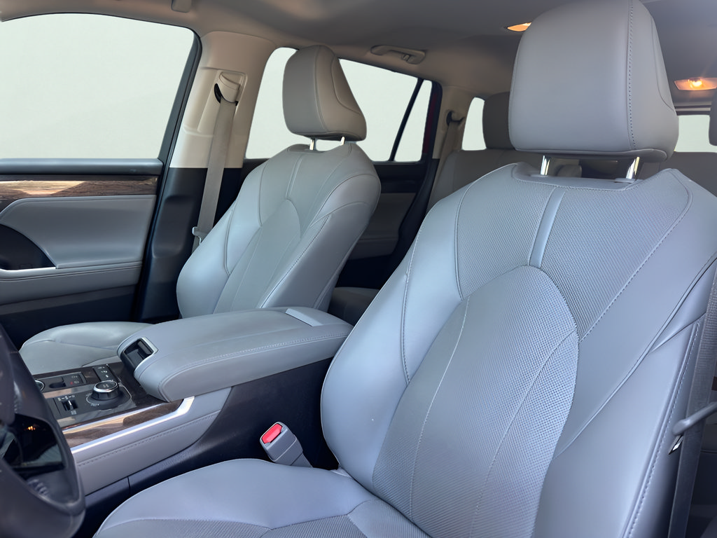 Used 2020 Toyota Highlander Limited AWD/4WD image 17