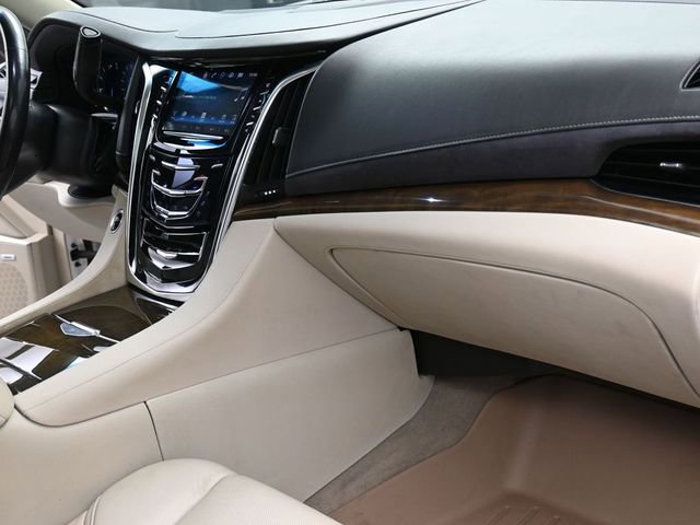 Used 2019 Cadillac Escalade Luxury image 31
