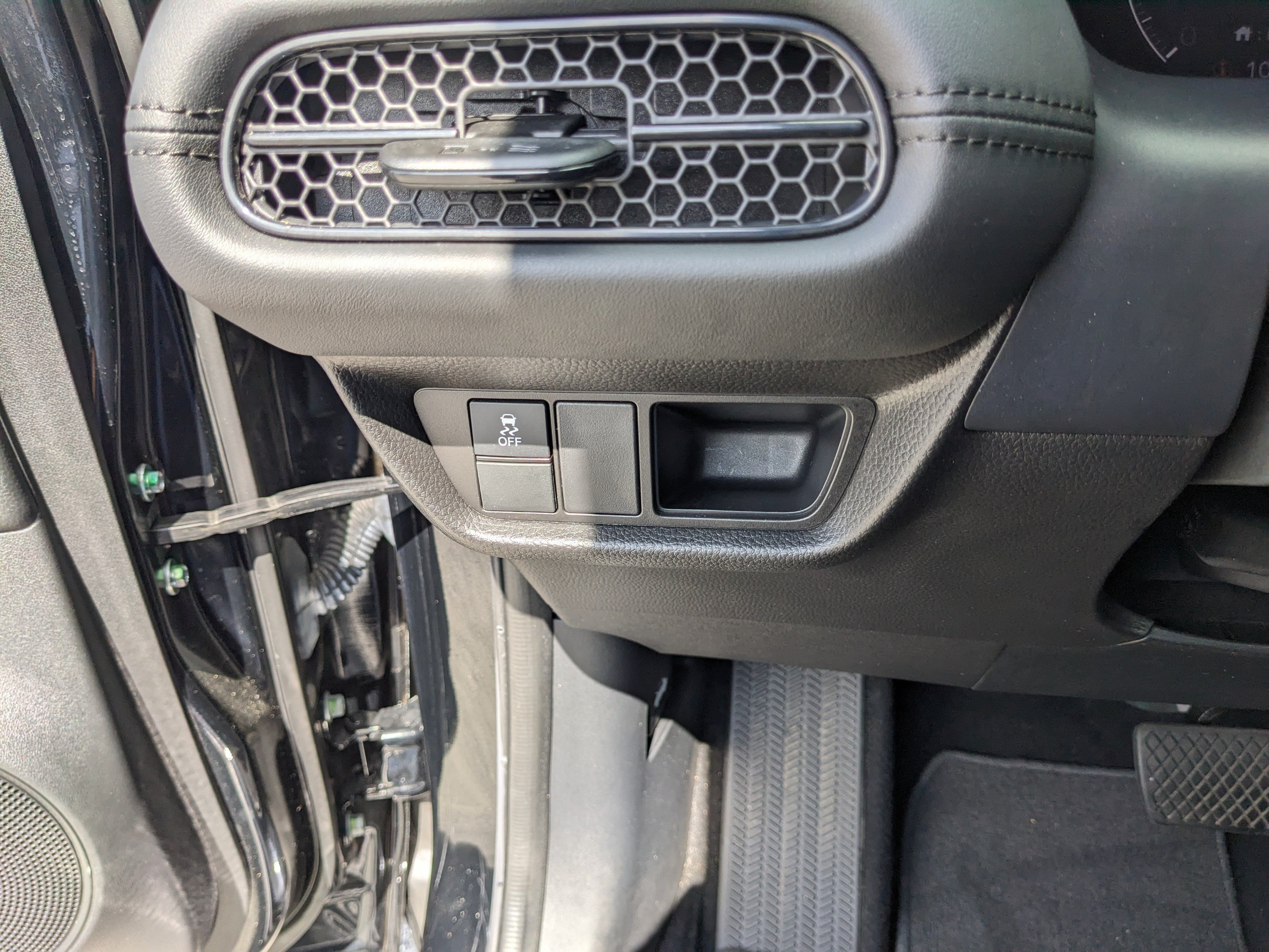 Used 2024 Honda HR-V LX image 32