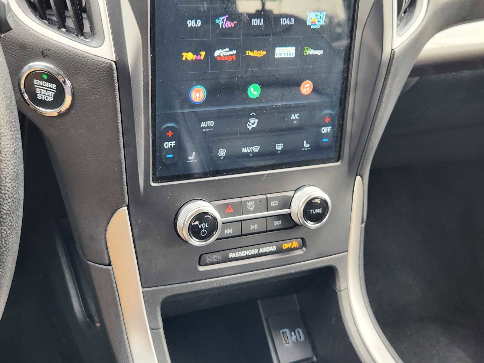 Used 2024 Ford Edge SEL image 19