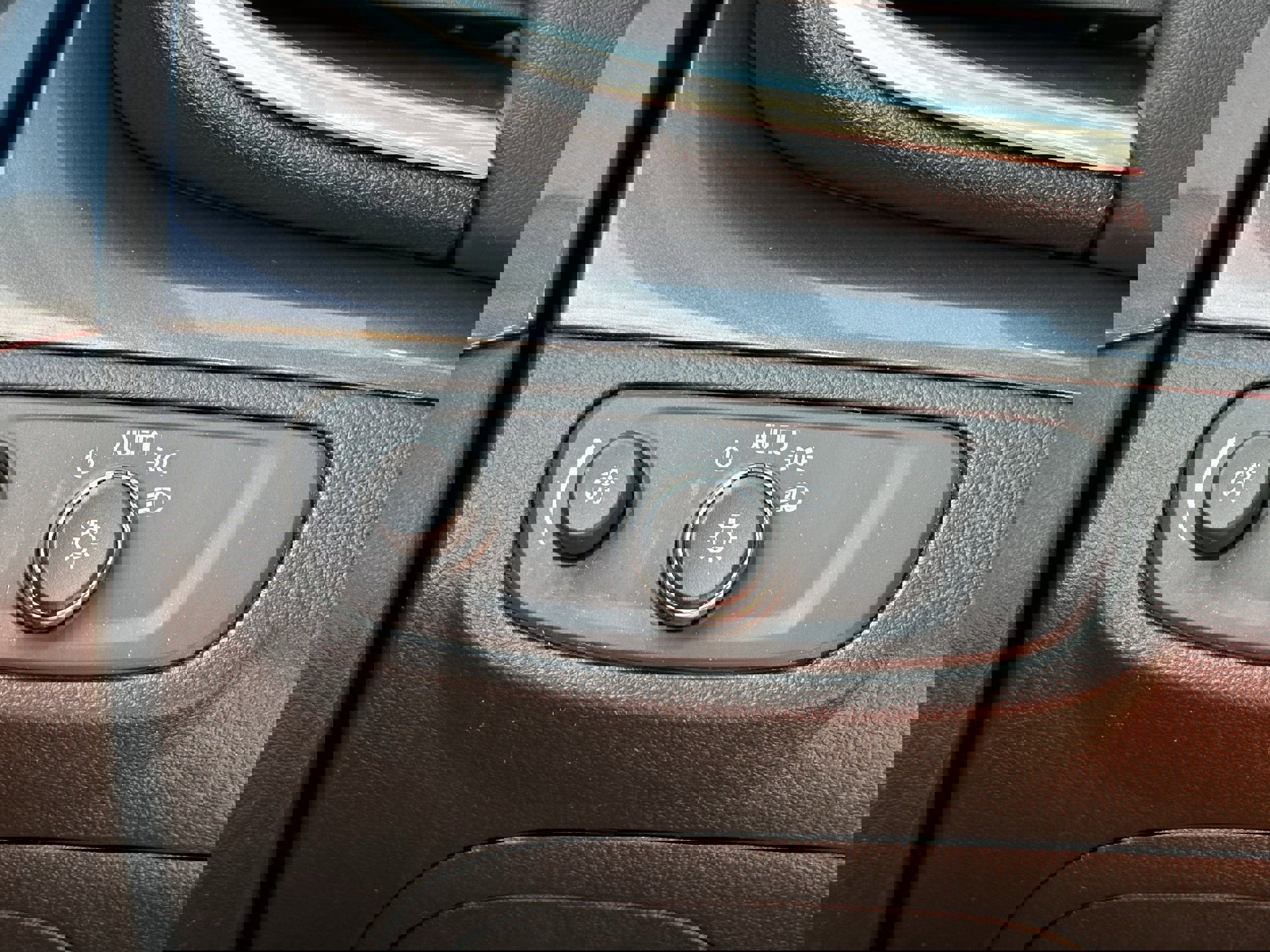 Used 2022 Buick Encore Preferred w/ Safety Package image 17