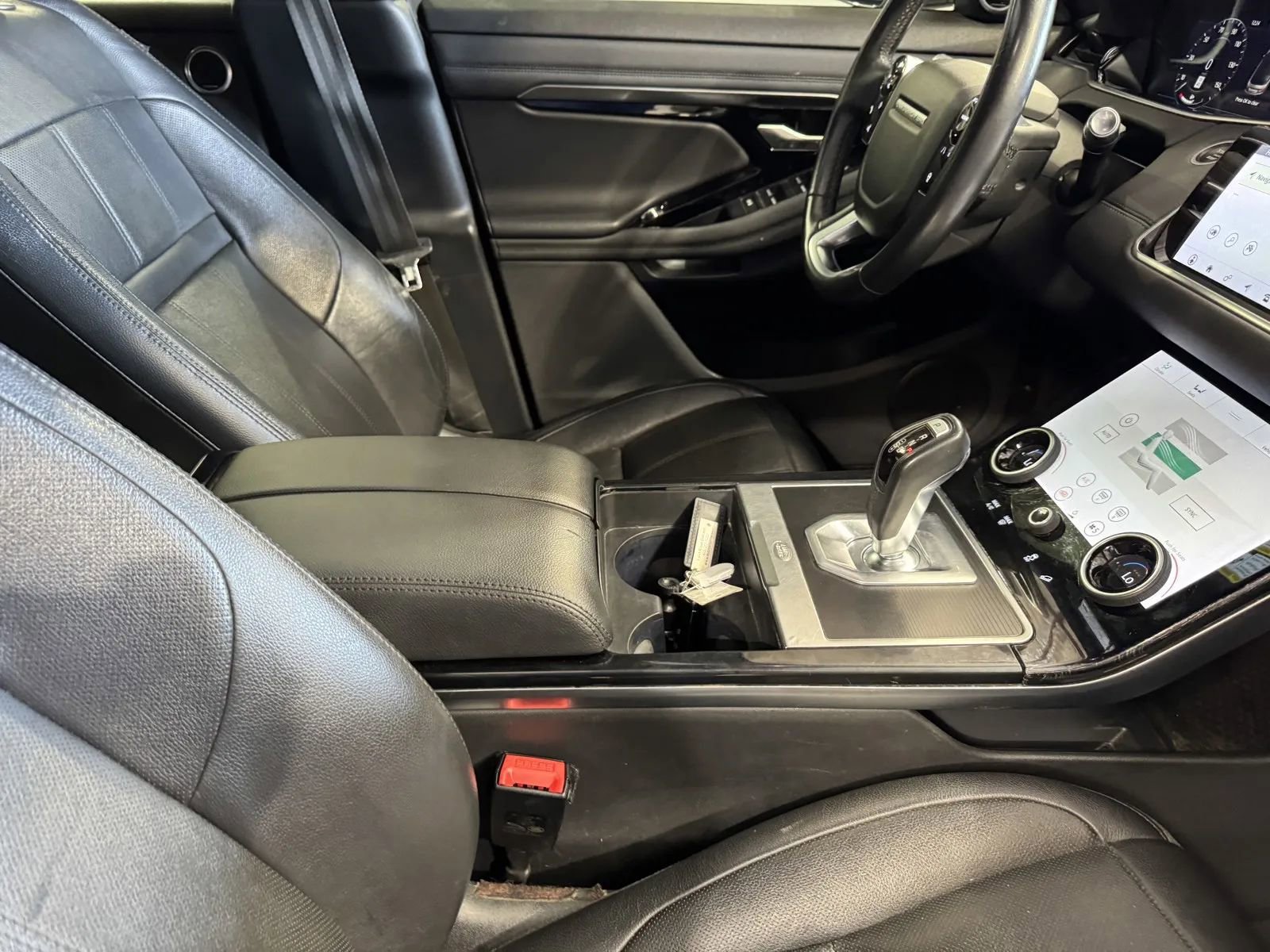 Used 2020 Land Rover Range Rover Evoque SE image 6