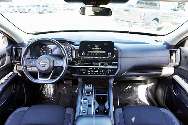 Used 2024 Nissan Pathfinder SV FWD image 28