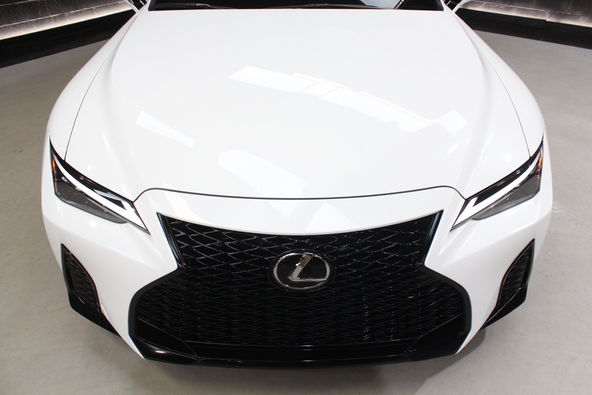 Used 2024 Lexus IS 350 F Sport RWD image 9