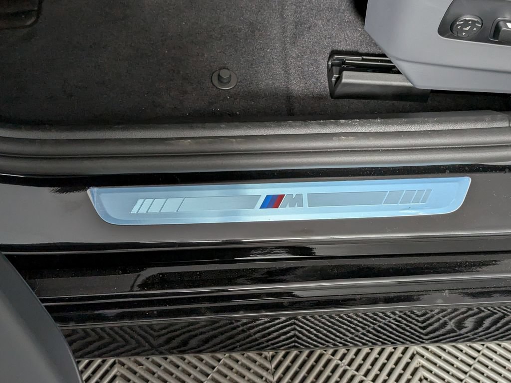 New 2027 BMW 550e xDrive w/ Premium Package AWD/4WD image 11