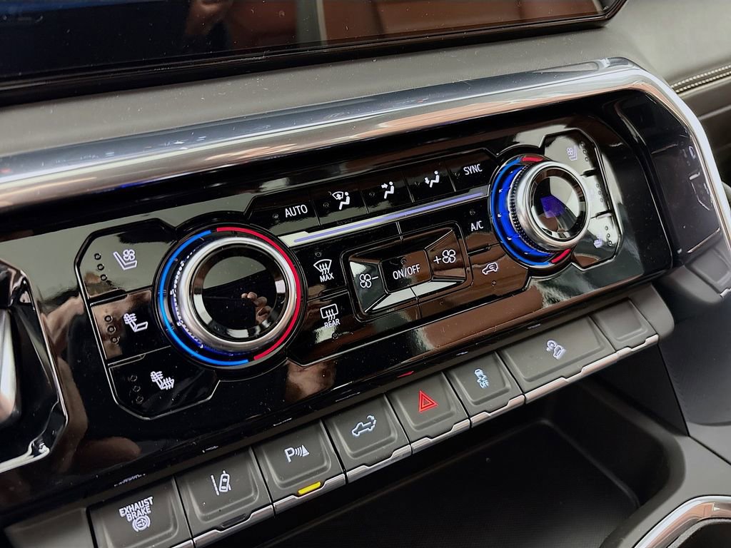 New 2026 GMC Sierra 2500 Denali Ultimate AWD/4WD image 16