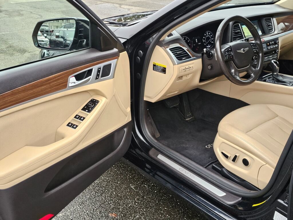 Used 2017 Genesis G80 3.8 image 17