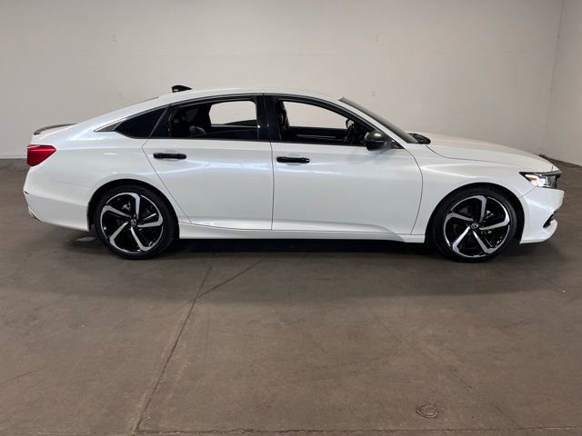 Used 2022 Honda Accord Sport image 2