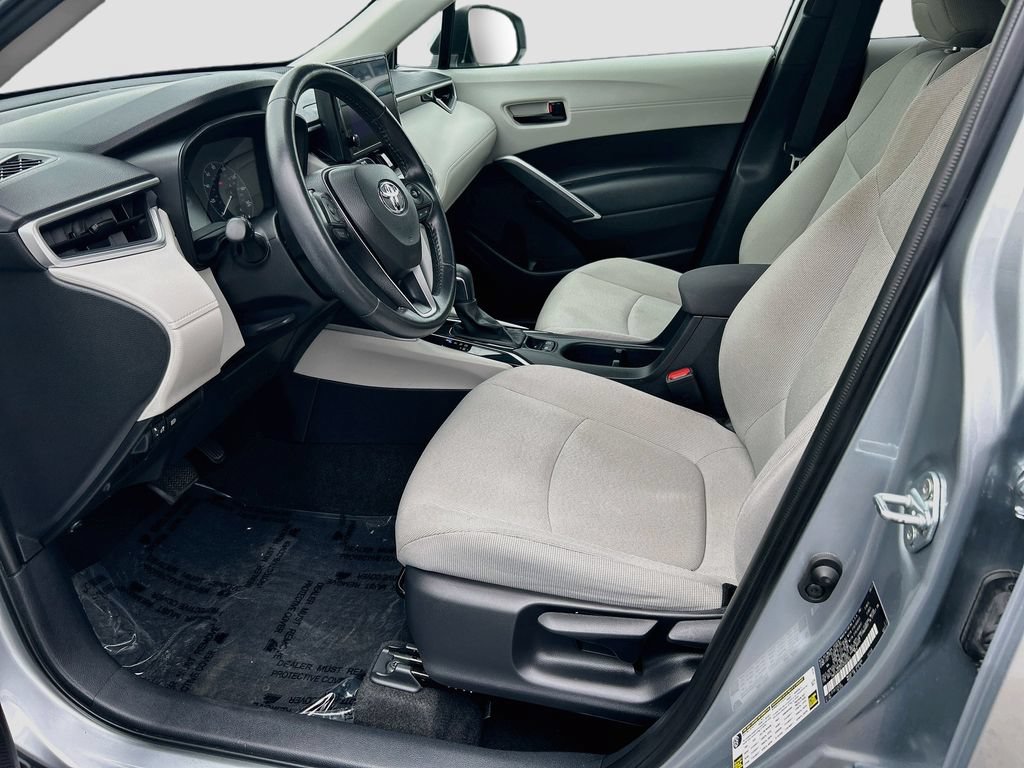 Used 2023 Toyota Corolla Cross LE FWD image 19