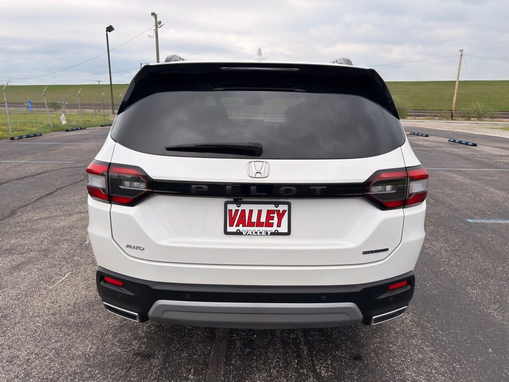 Used 2024 Honda Pilot Touring image 7