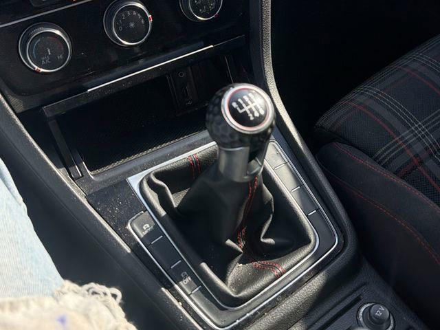 Used 2017 Volkswagen GTI S FWD image 21