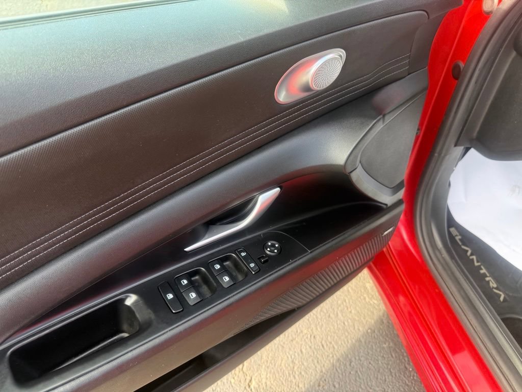 Used 2023 Hyundai Elantra Limited FWD image 13
