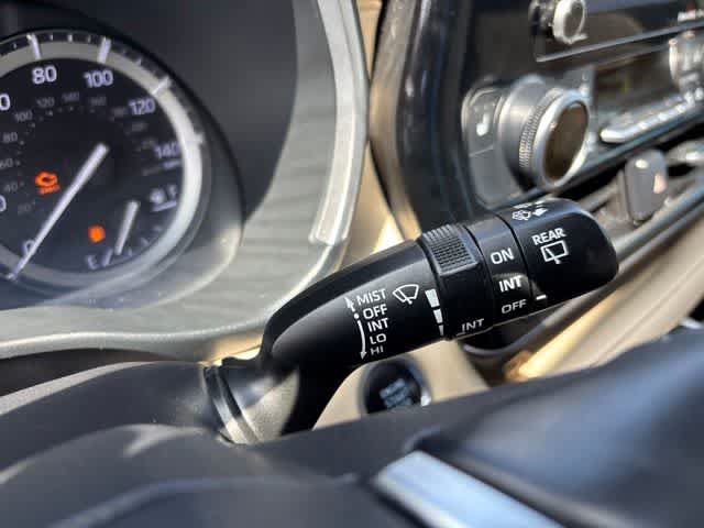 Used 2021 Toyota Highlander XLE FWD image 14