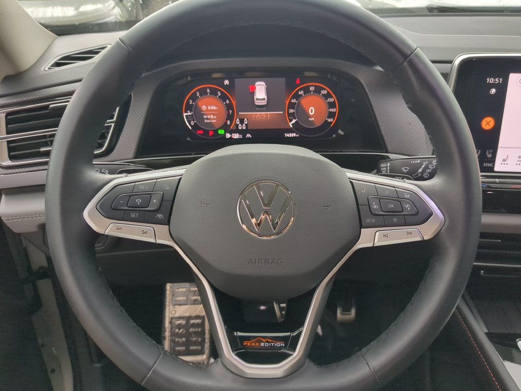 Certified 2025 Volkswagen Atlas Peak Edition SE AWD/4WD image 34