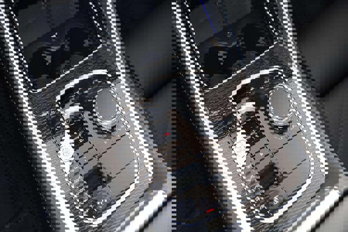 Used 2025 BMW X6 xDrive40i image 32