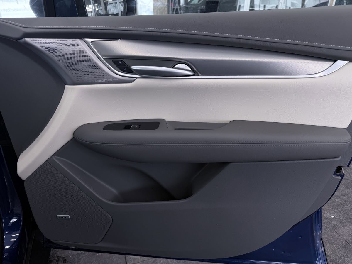 Used 2025 Cadillac XT5 Premium Luxury w/ Technology Package image 23