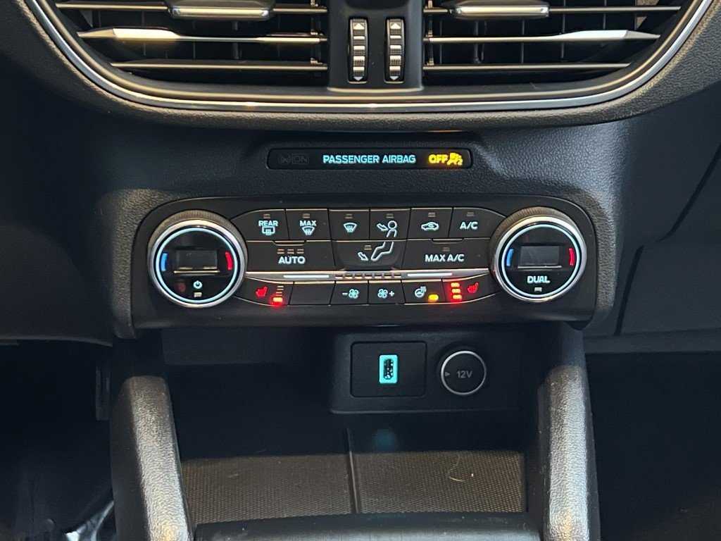 Used 2020 Ford Escape Titanium image 24