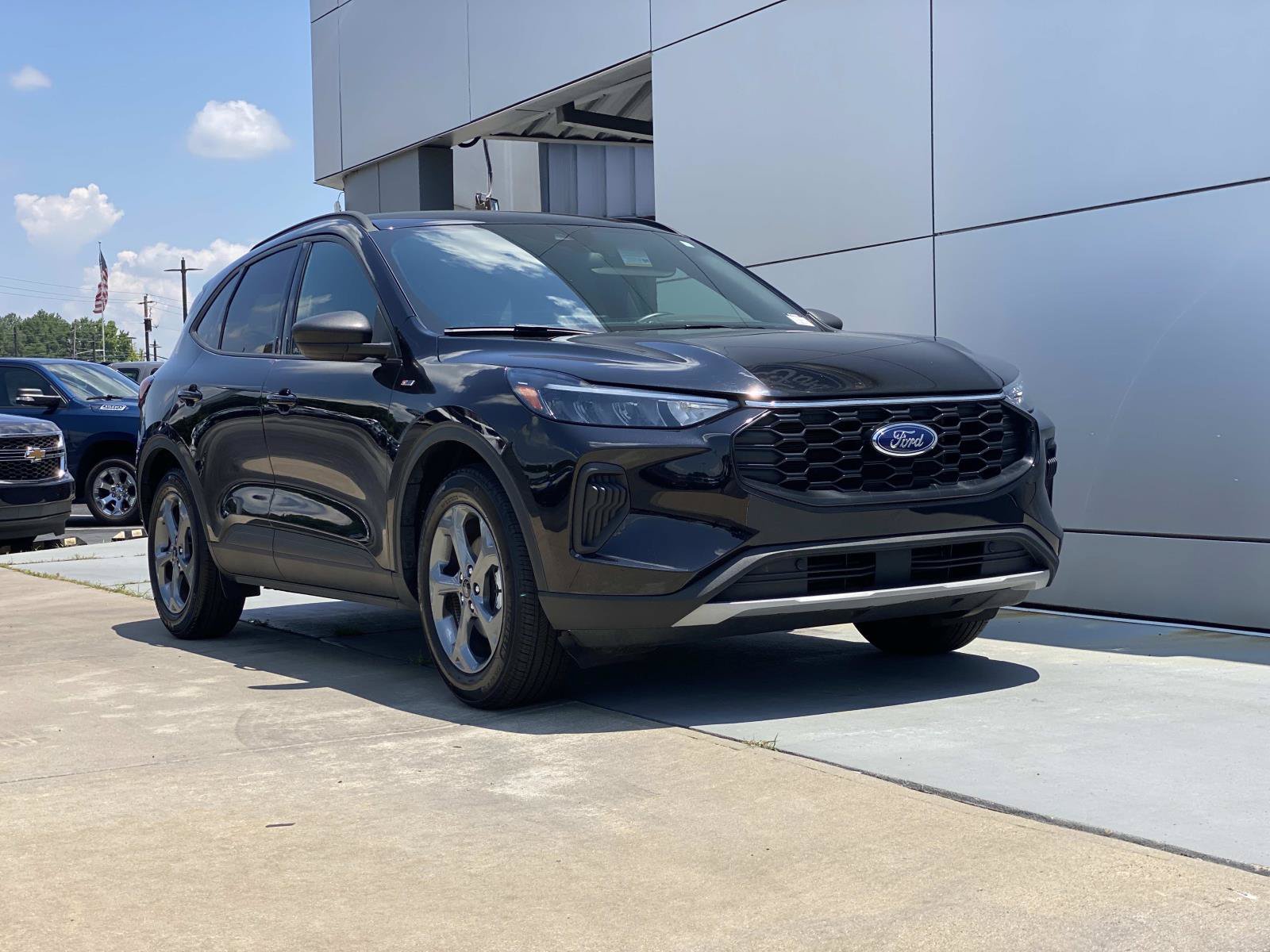Used 2025 Ford Escape ST-Line FWD image 1