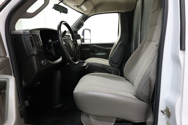 Used 2022 Chevrolet Express 3500 w/ Driver Convenience Package image 37