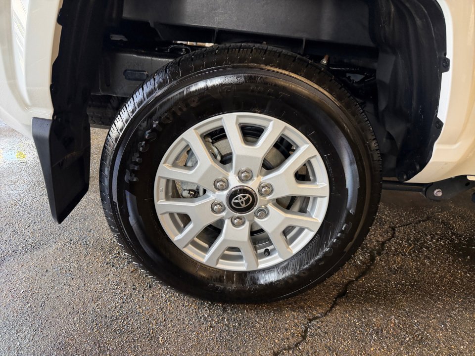 Used 2025 Toyota Tacoma SR5 AWD/4WD image 23
