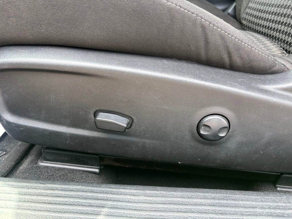 Used 2023 Dodge Challenger SXT image 11