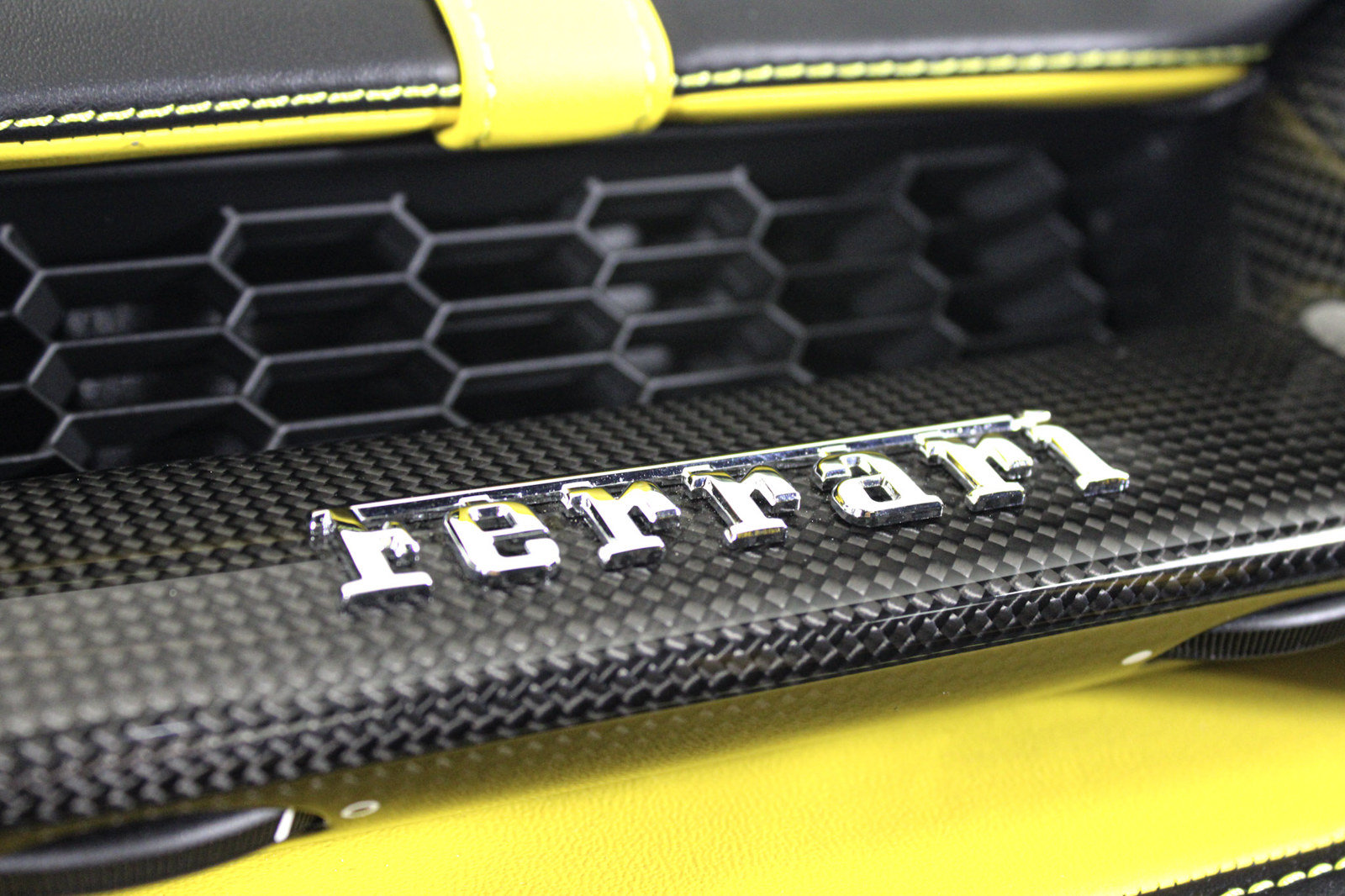 Used 2019 Ferrari 812 Superfast RWD image 38