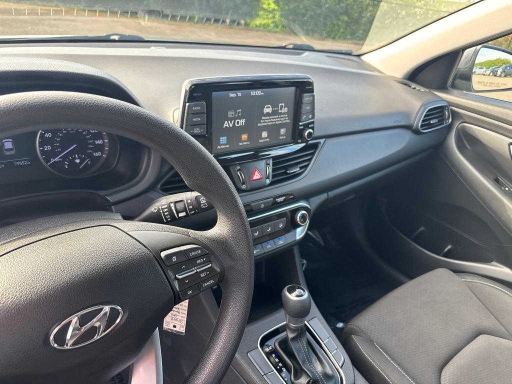 Used 2019 Hyundai Elantra GT FWD image 14