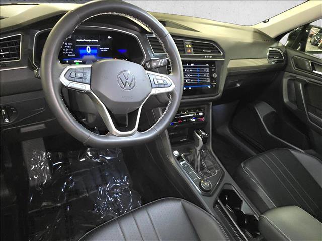 Used 2024 Volkswagen Tiguan SE image 17