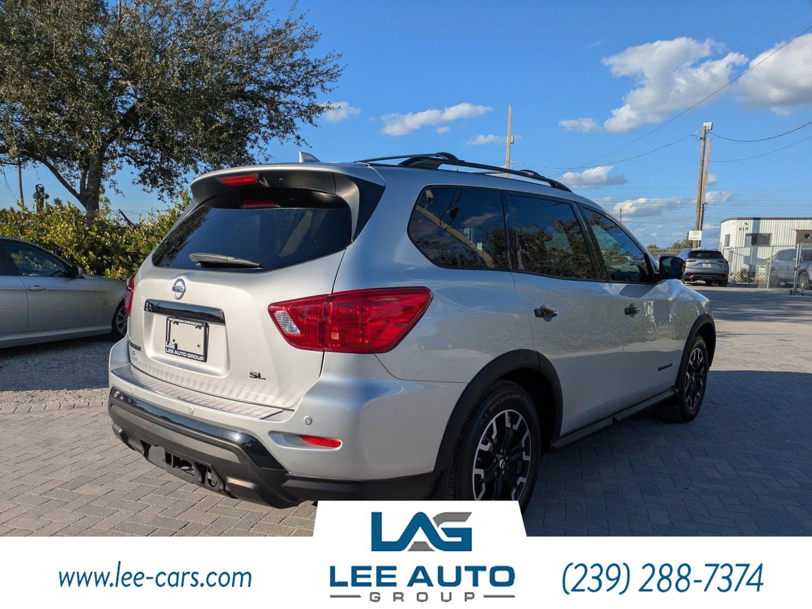 Used 2019 Nissan Pathfinder SL image 3