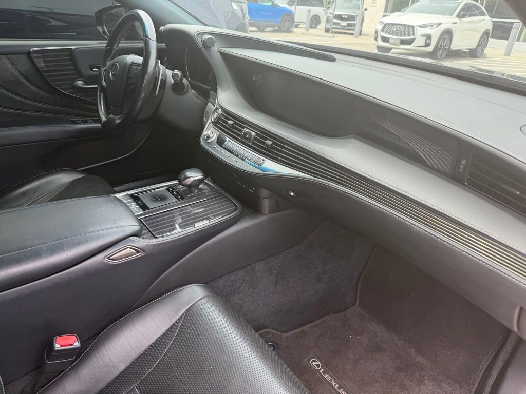 Used 2018 Lexus LS 500 w/ Accessory Package (Z2) RWD image 11