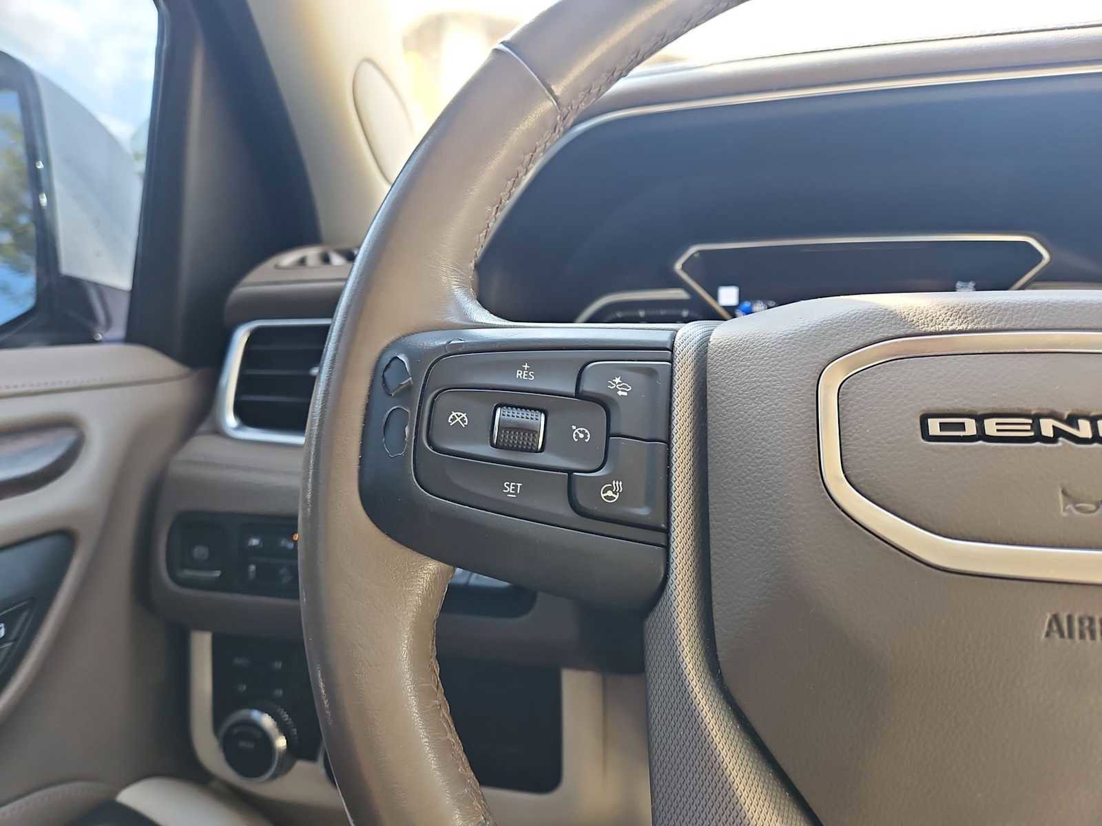 Certified 2021 GMC Yukon XL Denali AWD/4WD image 39