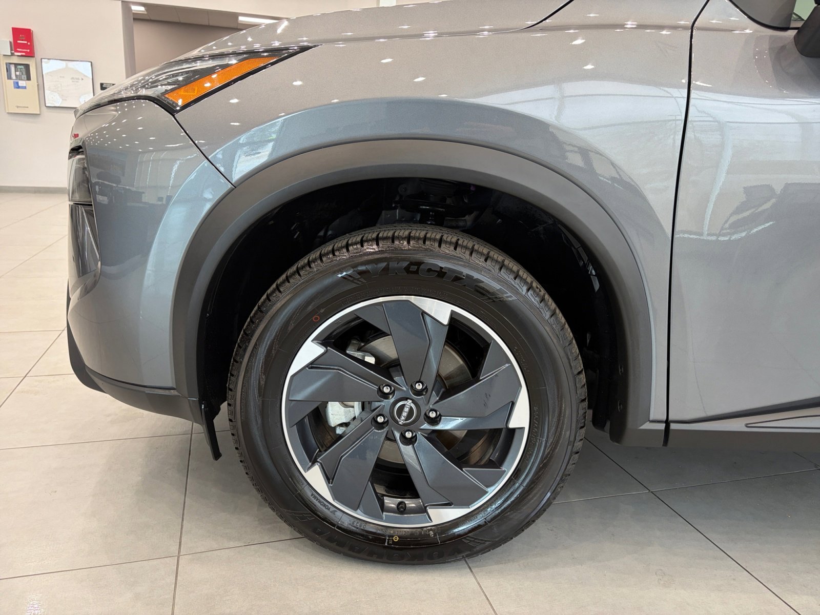 Used 2024 Nissan Rogue SV w/ SV Premium Package AWD/4WD image 10
