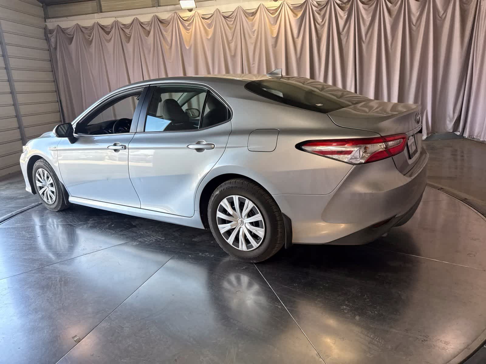Used 2020 Toyota Camry LE w/ Sunroof Package FWD image 5