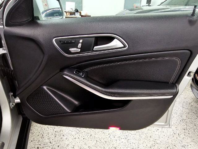 Used 2018 Mercedes-Benz GLA 250 4MATIC w/ Premium Package image 27