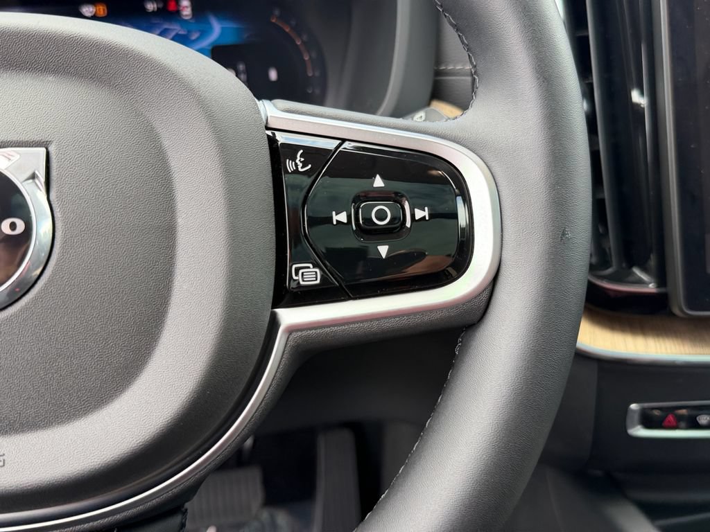 Certified 2026 Volvo XC60 B5 Ultra w/ Protection Package Premier AWD/4WD image 19