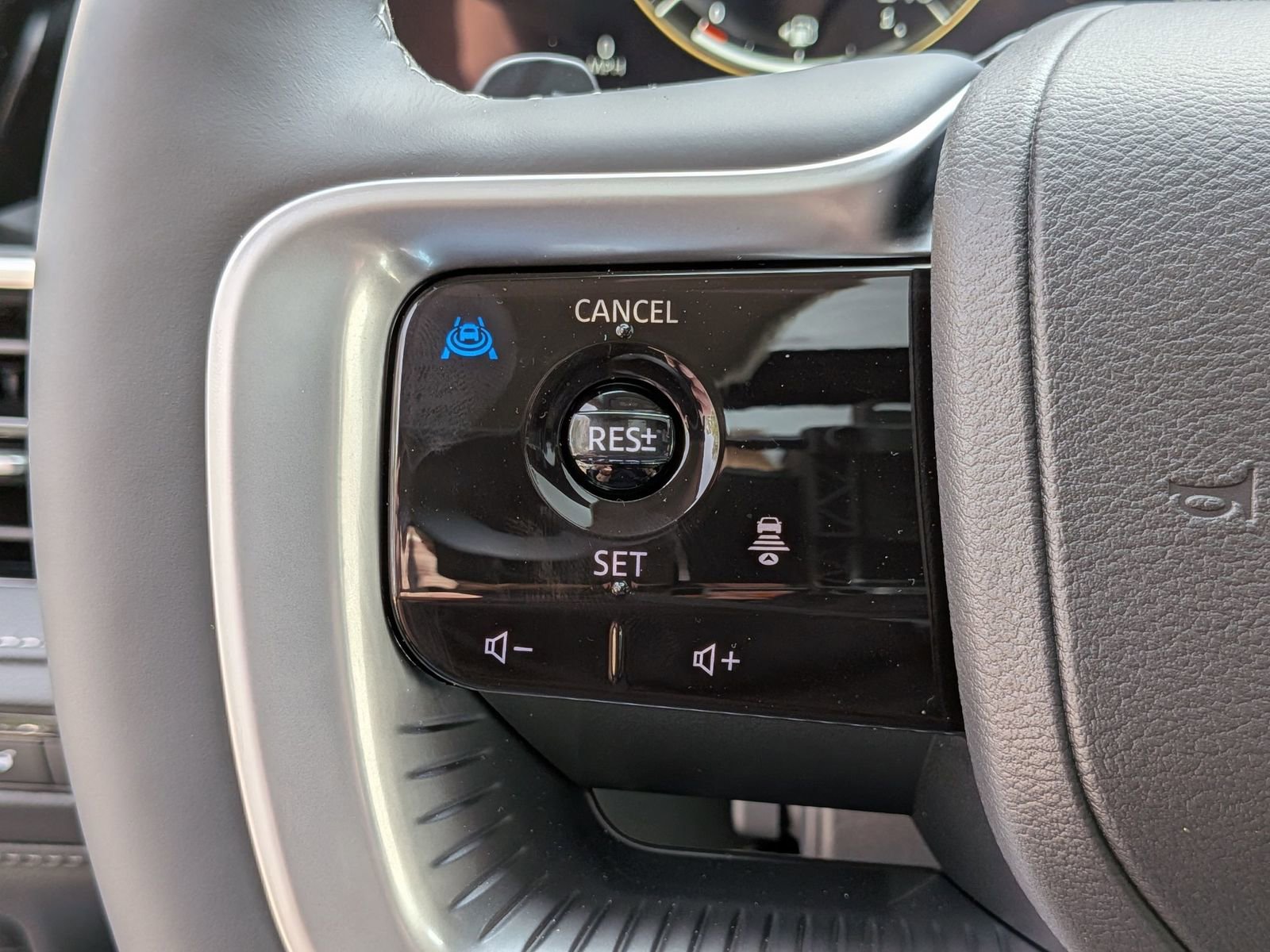 New 2026 INFINITI QX80 Luxe w/ Cargo Package image 17