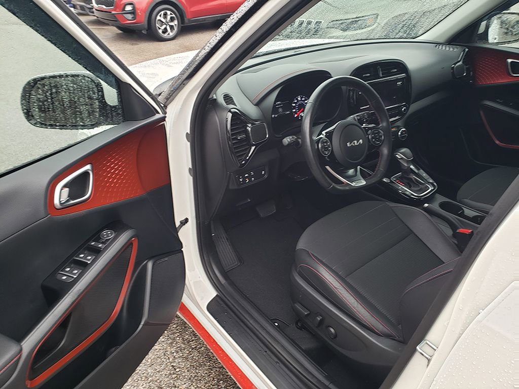 Used 2022 Kia Soul Turbo image 6
