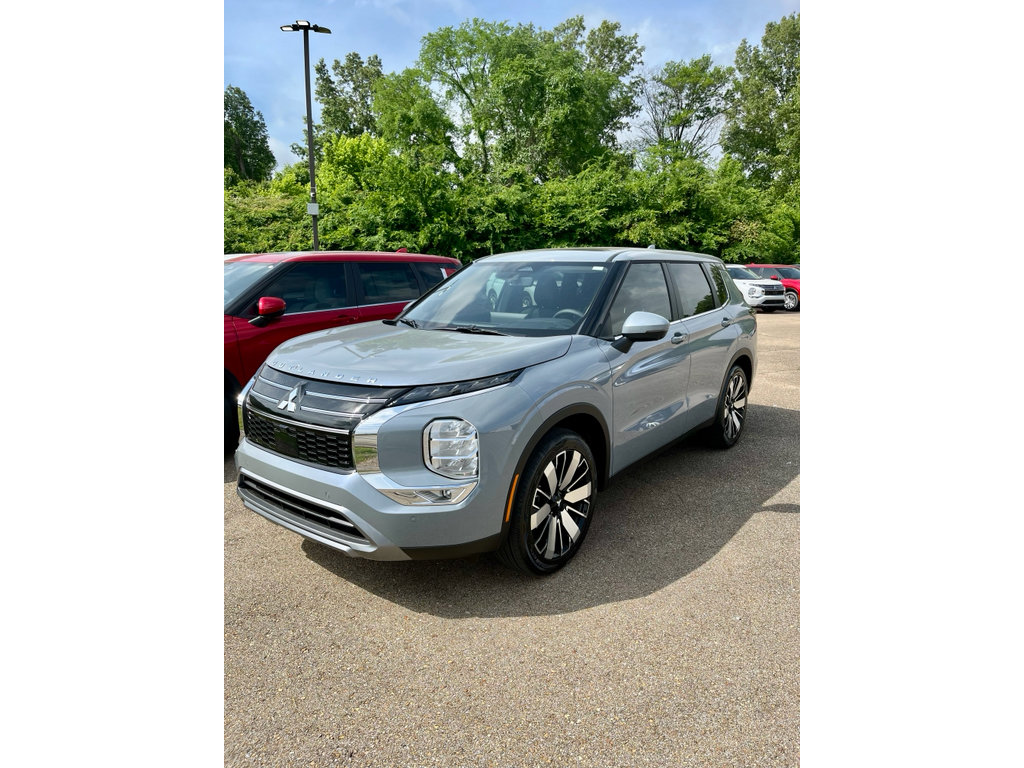 New 2026 Mitsubishi Outlander SE FWD image 2