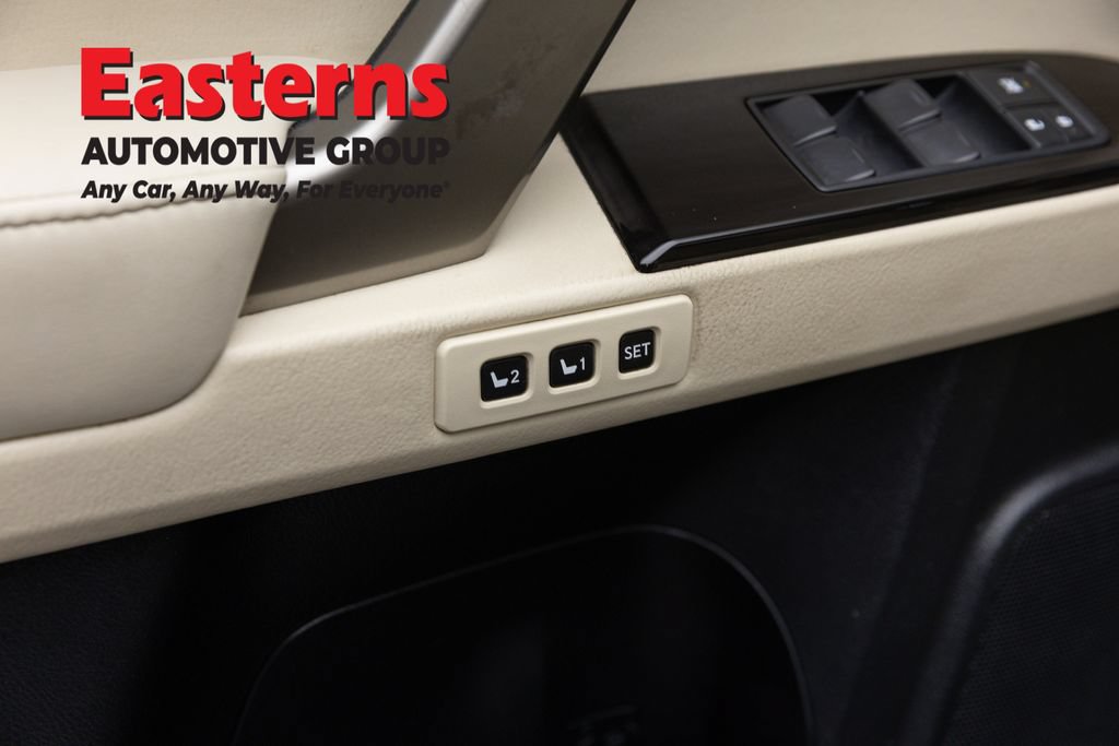 Used 2021 Lexus GX 460 w/ Accessory Package AWD/4WD image 23
