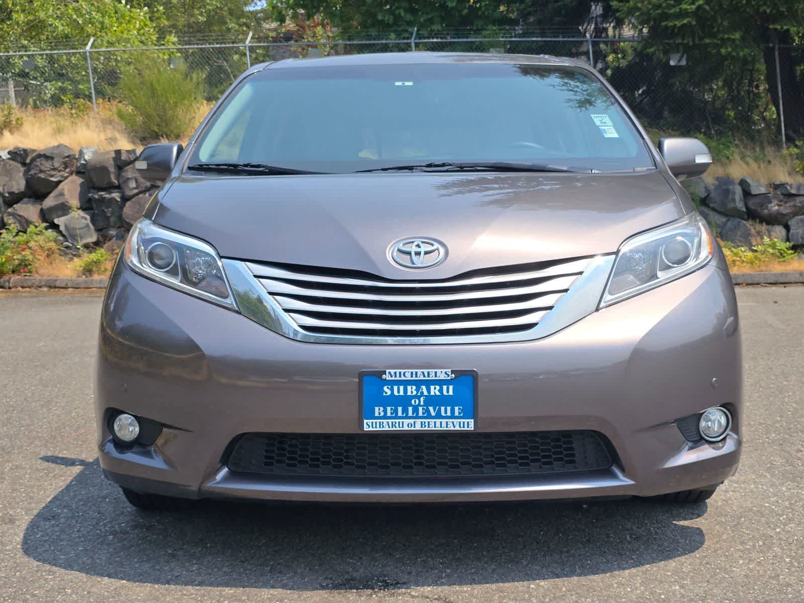 Used 2017 Toyota Sienna Limited AWD/4WD image 6