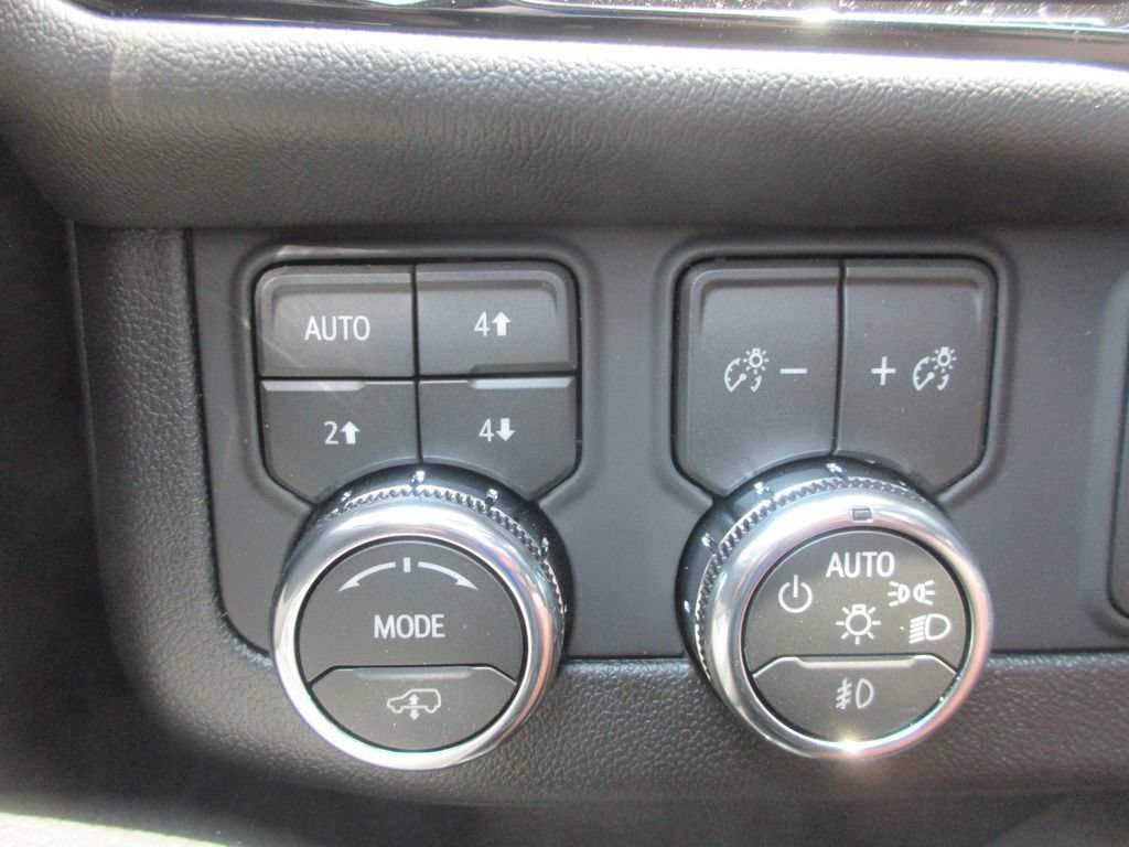 New 2026 GMC Yukon Denali w/ Denali Reserve Package AWD/4WD image 18