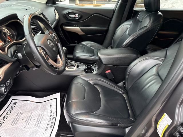 Used 2017 Jeep Cherokee Limited image 9