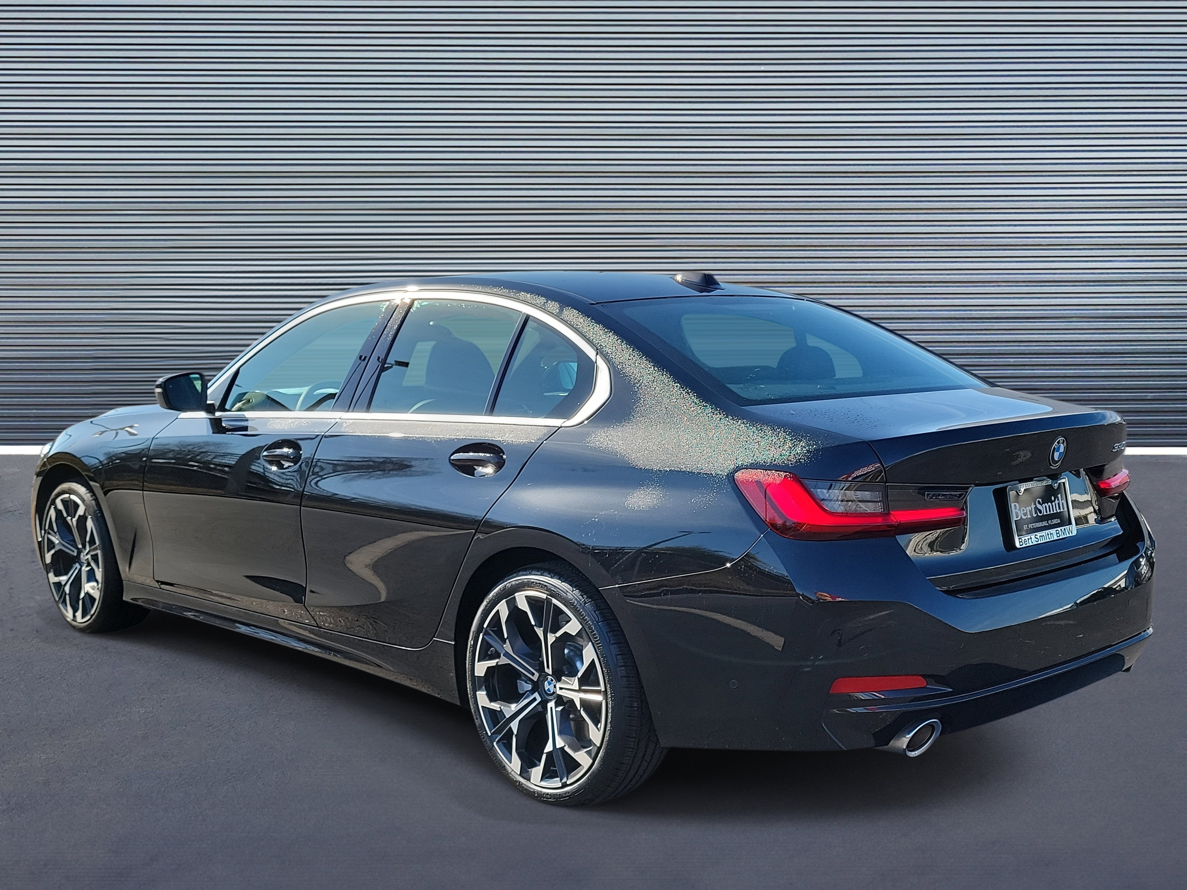 Used 2025 BMW 330i Sedan RWD image 4