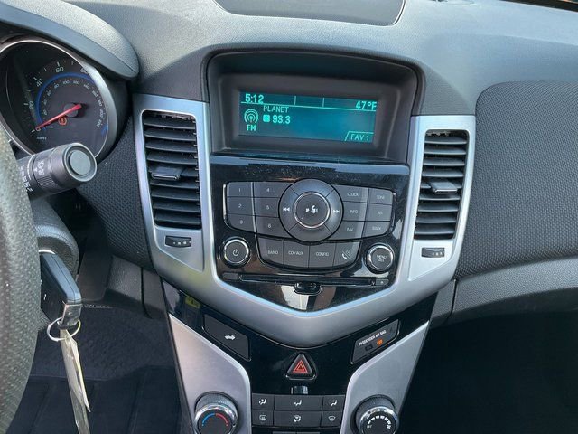 Used 2015 Chevrolet Cruze LT image 12