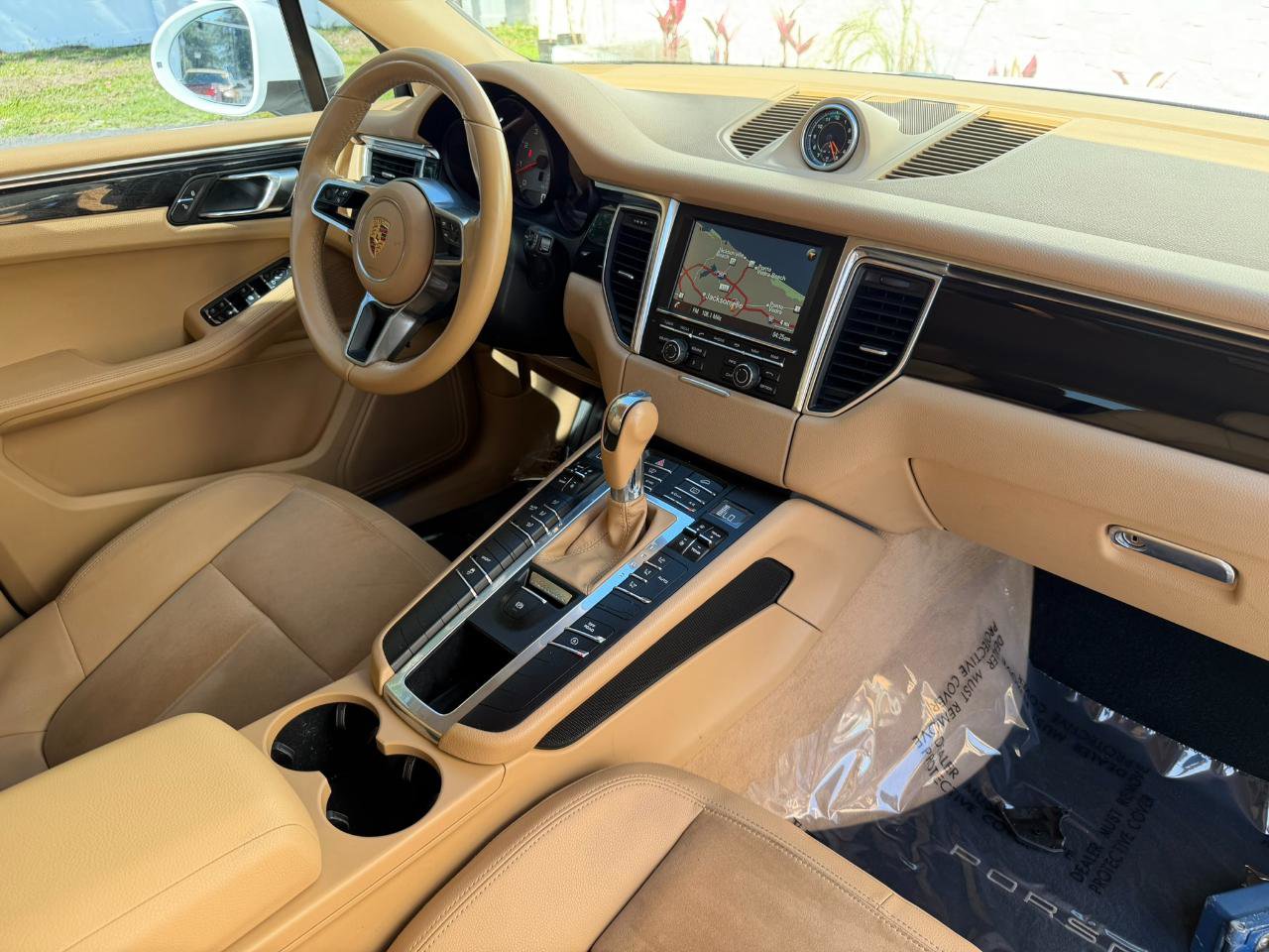 Used 2015 Porsche Macan S image 48