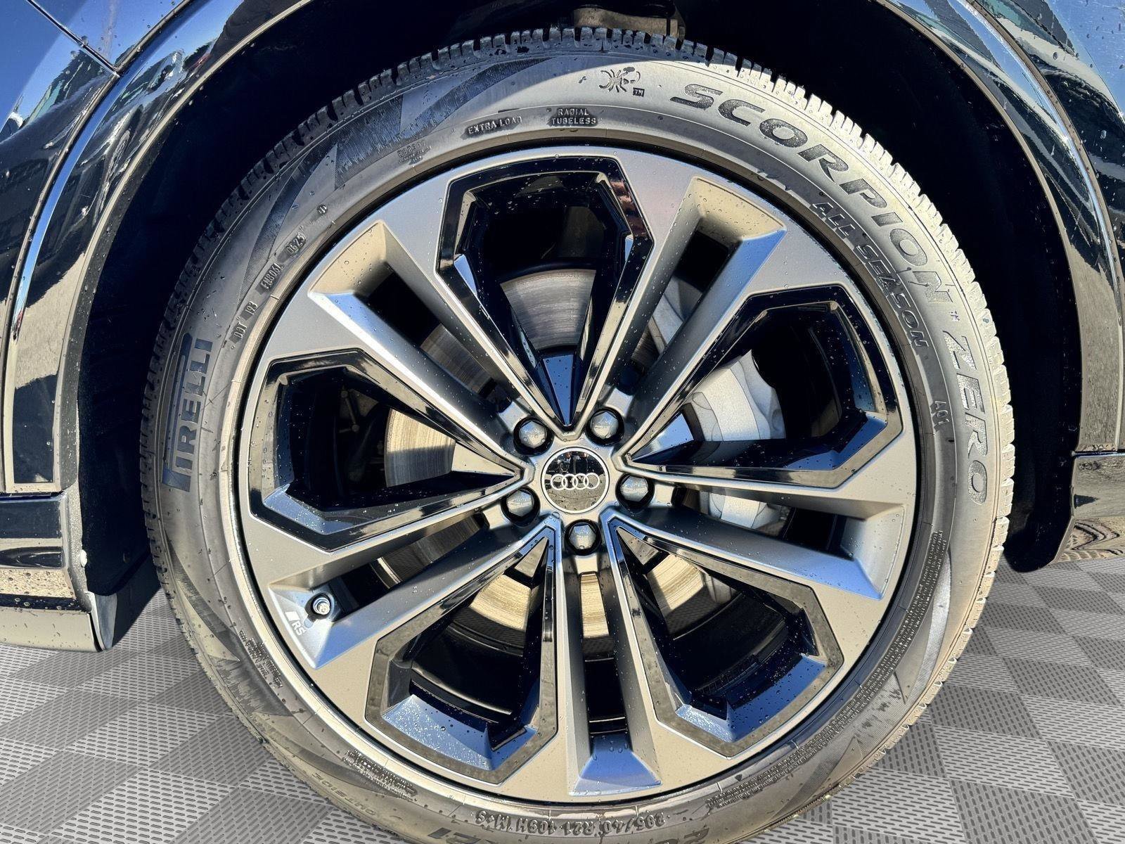 Used 2025 Audi Q7 3.0T Prestige w/ Prestige Package AWD/4WD image 9